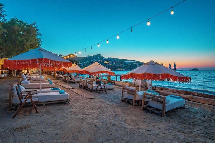 Imagen general del La Local BeachandHotel Yalıkavak. Foto 1