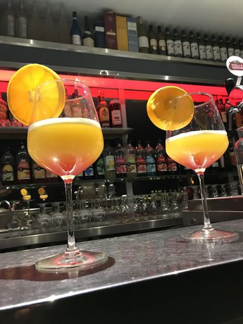 Imagen de los interiores del La Maison Carrée. Foto 20