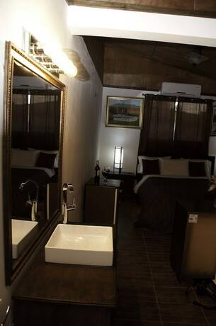 Imagen de la habitación del La Maison Hotel. Foto 17