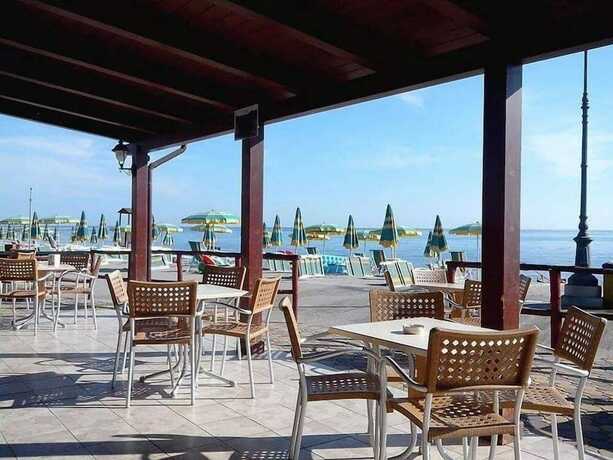 Imagen general del La Marina residence club. Foto 10