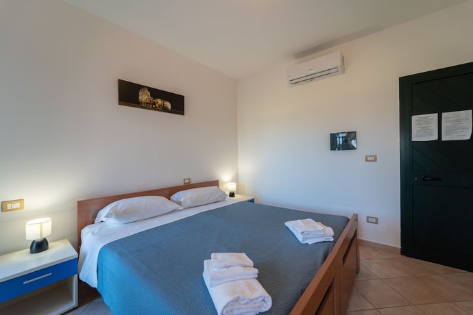 Imagen de los interiores del La Meta Sporting Rooms. Foto 17