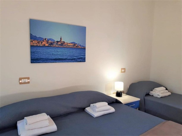 Imagen de los interiores del La Meta Sporting Rooms. Foto 19