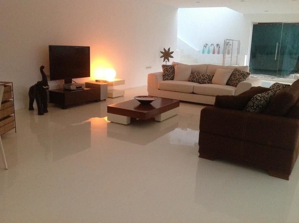 Imagen de los interiores del La Moda Beach Hotel. Foto 18