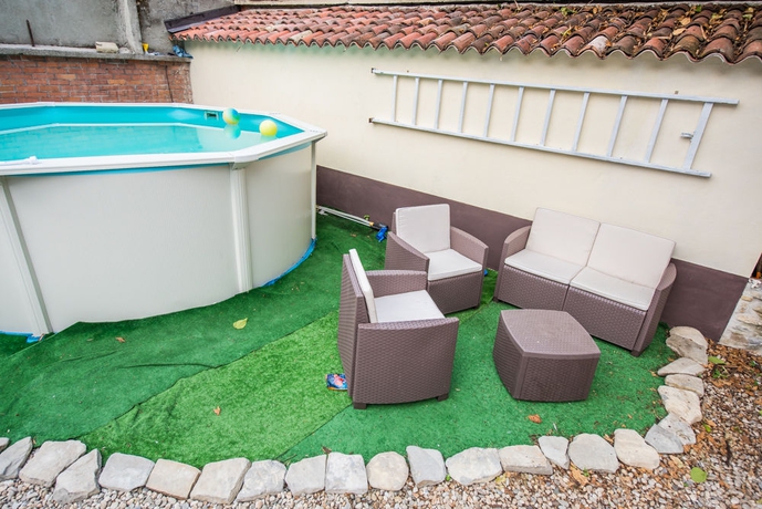 Imagen de los exteriores del La Pajassa. Foto 12