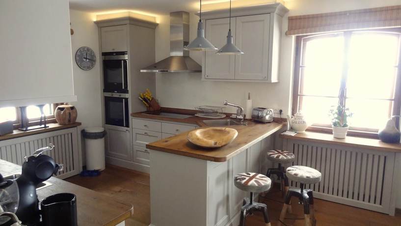 Imagen de la habitación del La Pause Musicale Near Salzburg Austria Luxury Chalet Swimming Lake. Foto 10