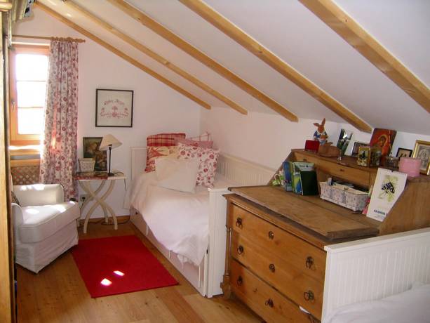 Imagen de la habitación del La Pause Musicale Near Salzburg Austria Luxury Chalet Swimming Lake. Foto 11