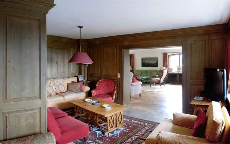 Imagen de la habitación del La Pause Musicale Near Salzburg Austria Luxury Chalet Swimming Lake. Foto 14