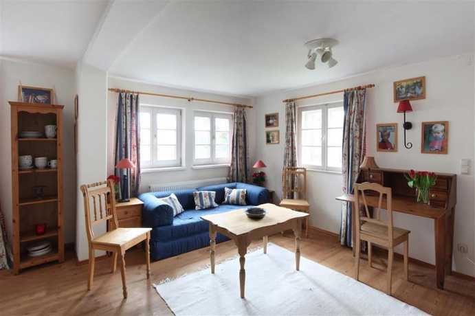 Imagen de la habitación del La Pause Musicale Near Salzburg Austria Luxury Chalet Swimming Lake. Foto 17