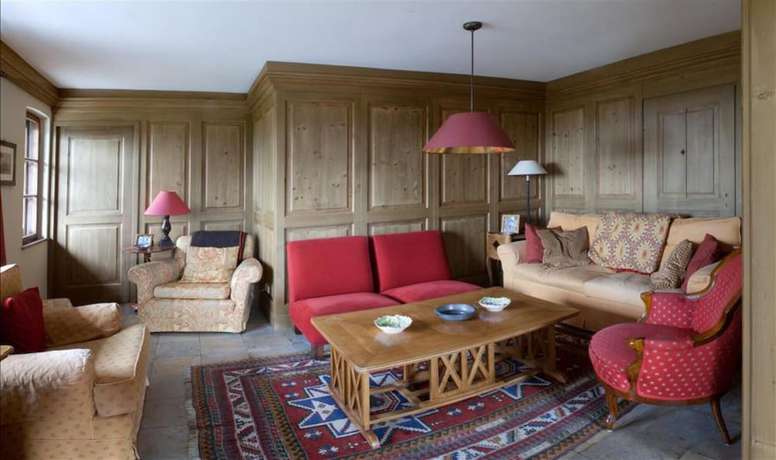 Imagen de la habitación del La Pause Musicale Near Salzburg Austria Luxury Chalet Swimming Lake. Foto 19