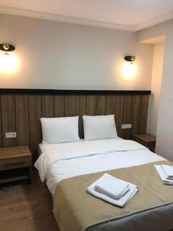 Imagen de la habitación del La Pera Suites. Foto 5