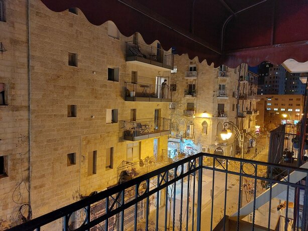 Imagen de la habitación del La Perle Hotel. Foto 17
