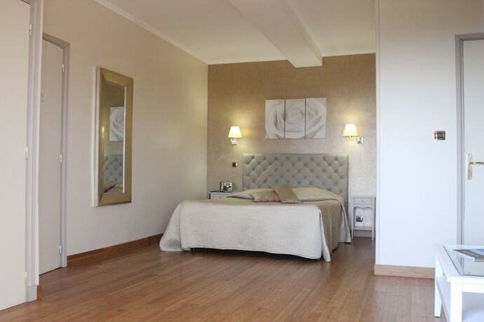 Imagen de la habitación del La Petite Auberge. Foto 11