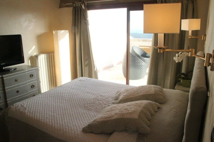 Imagen de la habitación del La Petite Auberge. Foto 14