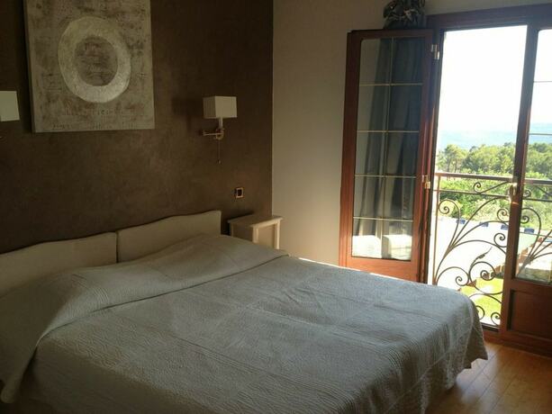 Imagen general del La Petite Auberge. Foto 10