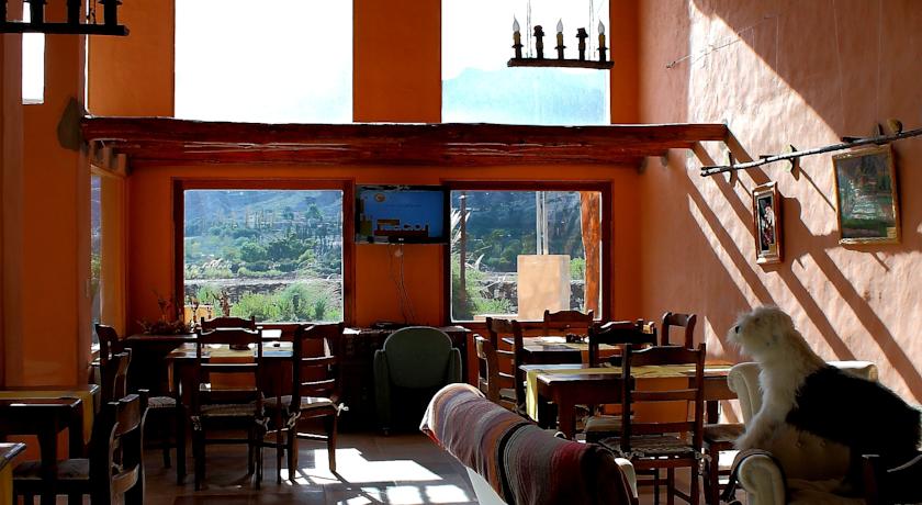 Imagen del bar/restaurante del La Posada Del Rio Tanpu Mayu. Foto 3