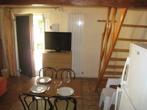 Imagen de la habitación del La R&eacute;serve, VIC-LA-GARDIOLE. Foto 4