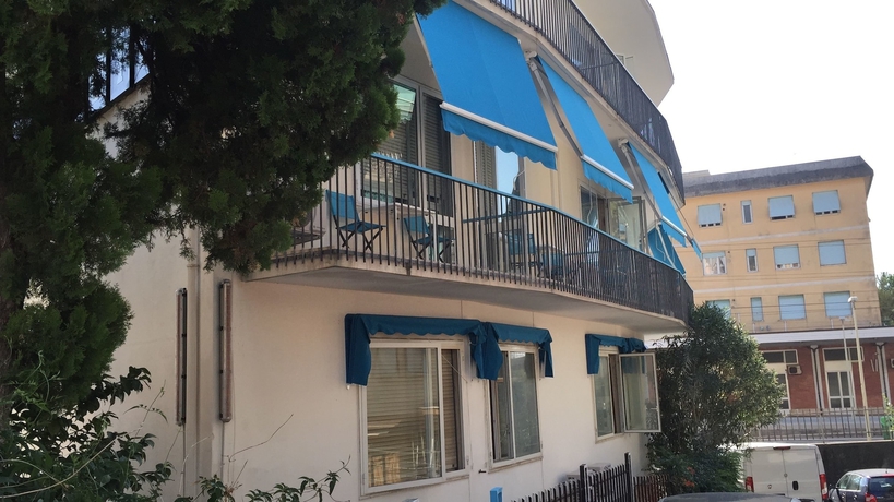 Imagen de los exteriores del La Vela Hotel. Foto 18