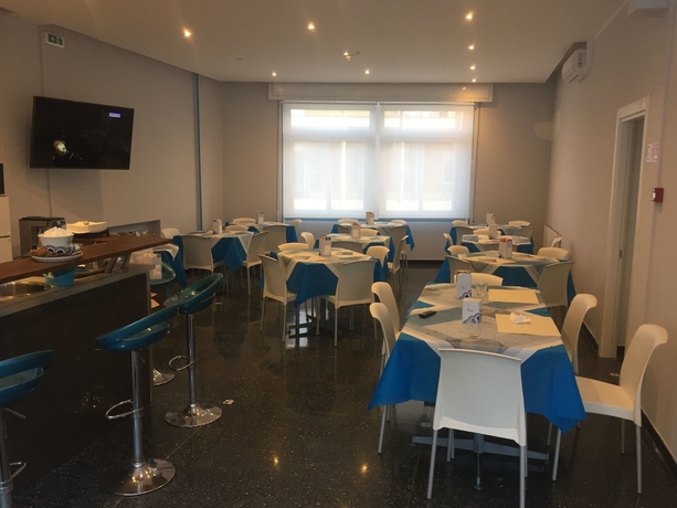 Imagen del bar/restaurante del La Vela Hotel. Foto 7