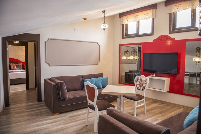 Imagen de los interiores del La Vie Konak Hotel. Foto 18