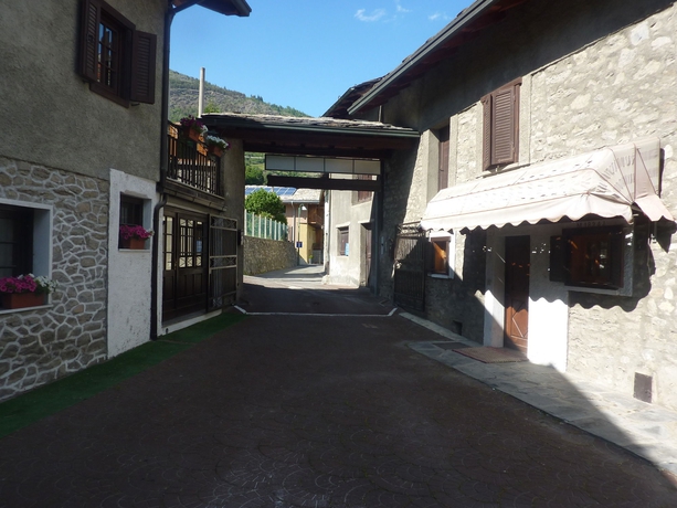 Imagen de los exteriores del La Vieille Meison De Pappa. Foto 13