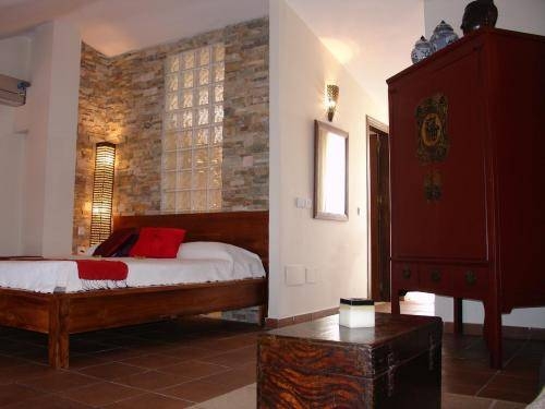 Imagen de la habitación del La Villa Marbella. Foto 11