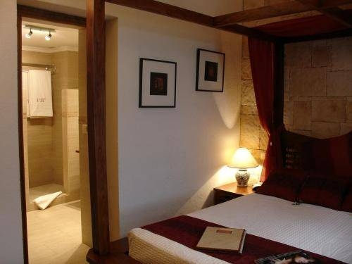 Imagen de la habitación del La Villa Marbella. Foto 13