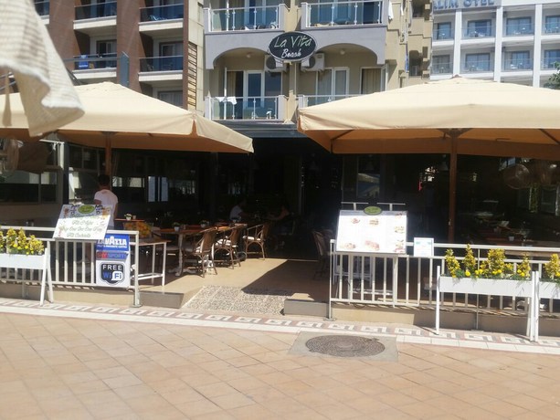 Imagen general del La Vita Beach Hotel. Foto 1