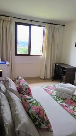 Imagen de la habitación del La comarca LODGE. Foto 17