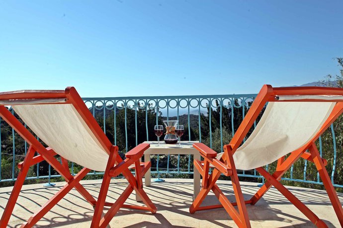 Imagen de la habitación del Lacitrus Villa Hotel. Foto 15