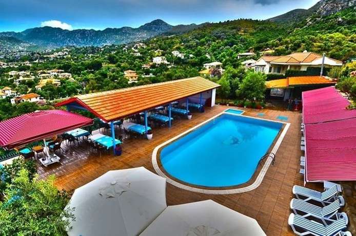 Imagen de la piscina del Lacivert Boutique Hotel. Foto 17