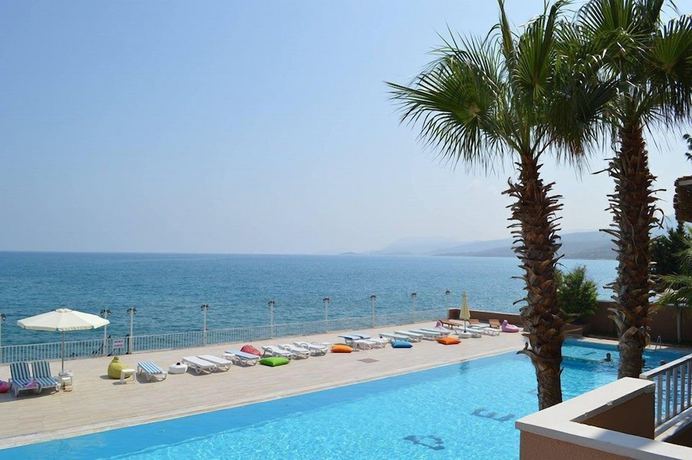 Imagen de la piscina del Lades Hotel. Foto 19