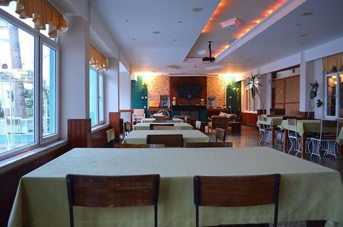 Imagen del bar/restaurante del Lades Hotel. Foto 5