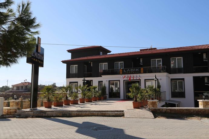 Imagen general del Ladik Hotel. Foto 1