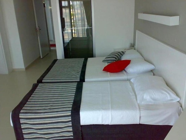 Imagen de la habitación del Ladin Hotel. Foto 14