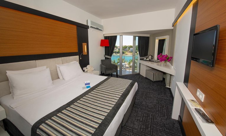 Imagen de la habitación del Ladin Hotel. Foto 18