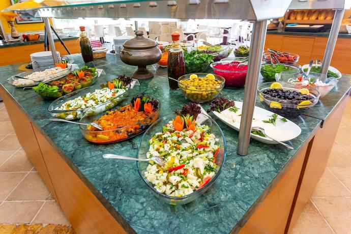 Imagen del bar/restaurante del Ladonia Onderhan Hotel - All Inclusive. Foto 3