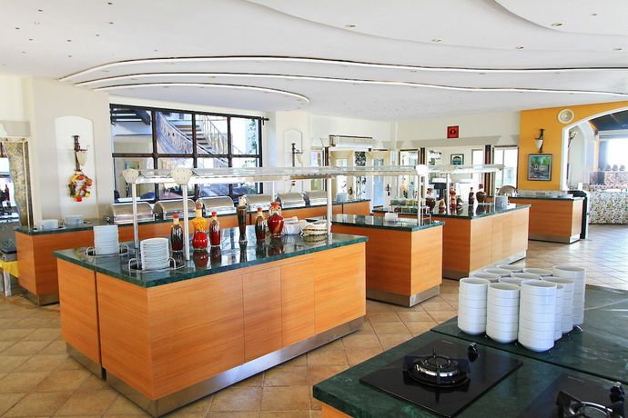 Imagen del bar/restaurante del Ladonia Onderhan Hotel - All Inclusive. Foto 5