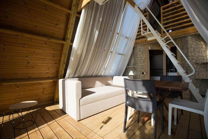 Imagen de la habitación del Laghi Nabi. Foto 14