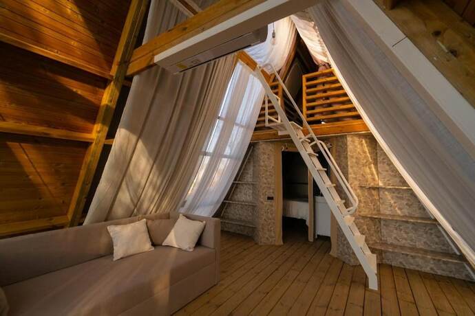 Imagen de la habitación del Laghi Nabi. Foto 17