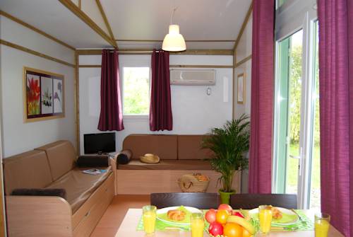 Imagen de la habitación del Lagrange Grand Bleu Vacances &ndash; R&eacute;sidence Port Lalande. Foto 4
