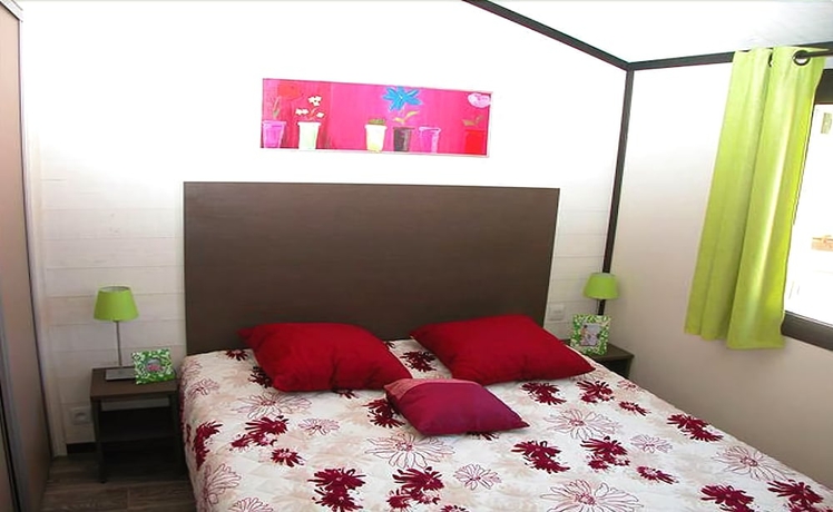 Imagen de la habitación del Lagrange Vacances Les Cottages Varois. Foto 2