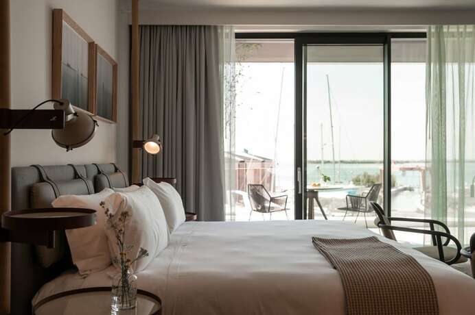 Imagen de la habitación del Laguna Faro Suites - Adults Only and Free Beach. Foto 17
