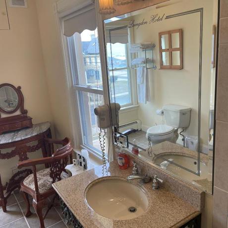 Imagen de la habitación del Laingdon Hotel. Foto 15