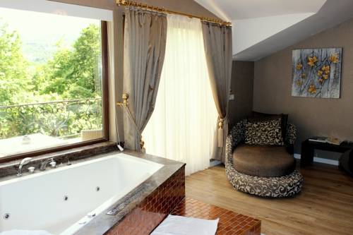 Imagen de la habitación del Lale Hotel. Foto 5