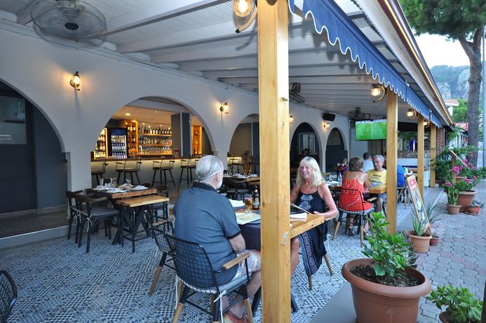 Imagen del bar/restaurante del Lale Hotel, Marmaris. Foto 1
