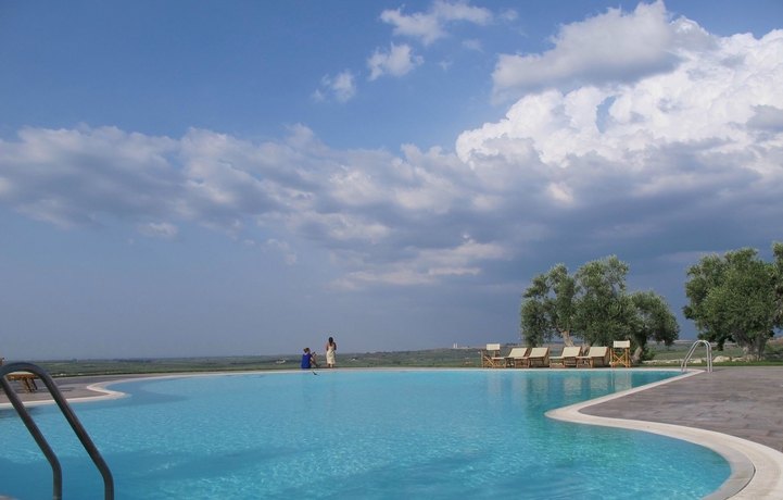 Imagen de la piscina del Lama Di Luna Biomasseria. Foto 16