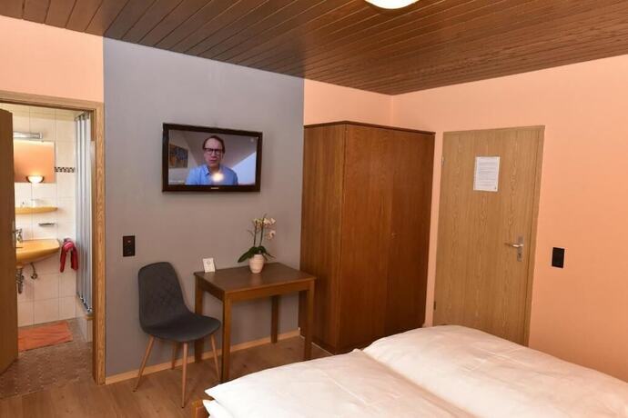 Imagen de la habitación del Landgasthof Gr&uuml;ner Baum, Regnitzlosau. Foto 15