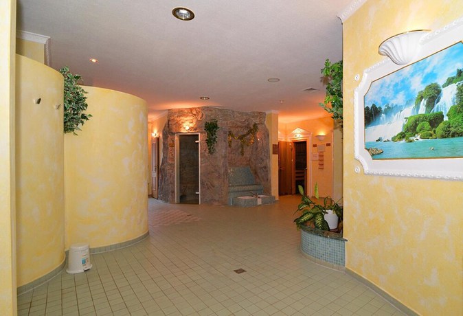 Imagen de la piscina del Landgasthof and Hotel Waldow. Foto 17