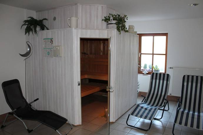 Imagen de la piscina del Land-gut-Hotel Forsthof. Foto 19