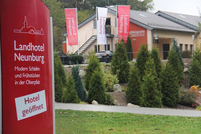 Imagen de los exteriores del Landhotel Neunburg. Foto 16